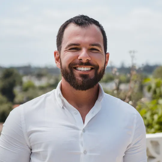 Jorge Morales, Agent in  - Compass