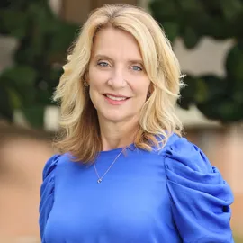 Wendy McCombie, Agent in  - Compass
