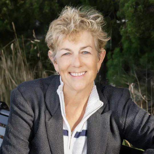 Meredith Laws, Agent in  - Compass