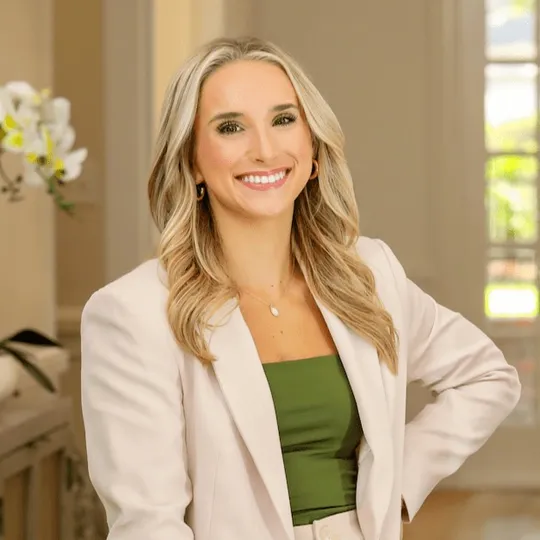 Gracie Greene, Agent in  - Compass