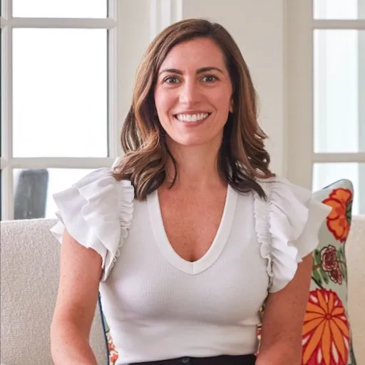 Remy Carroll, Agent in  - Compass