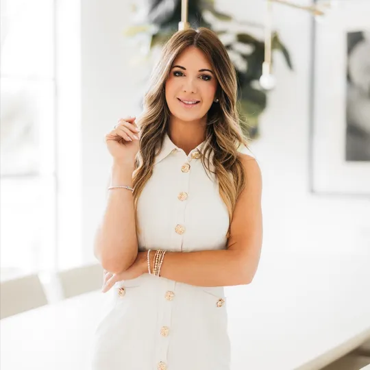 Sarah Case, Agent in  - Compass