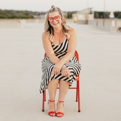 Headshot of Erin Tomlinson