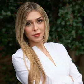 Rama Alkozbari, Agent in  - Compass