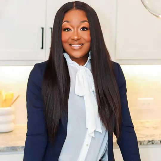 Alison Davis, Agent in  - Compass