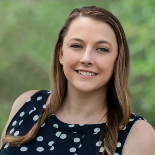 Laura Zink, Agent in  - Compass