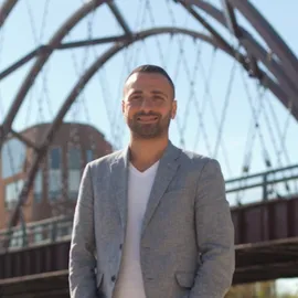 John Dasdelen, Agent in  - Compass