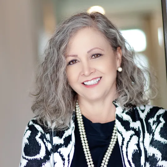 Lena Smith, Agent in  - Compass