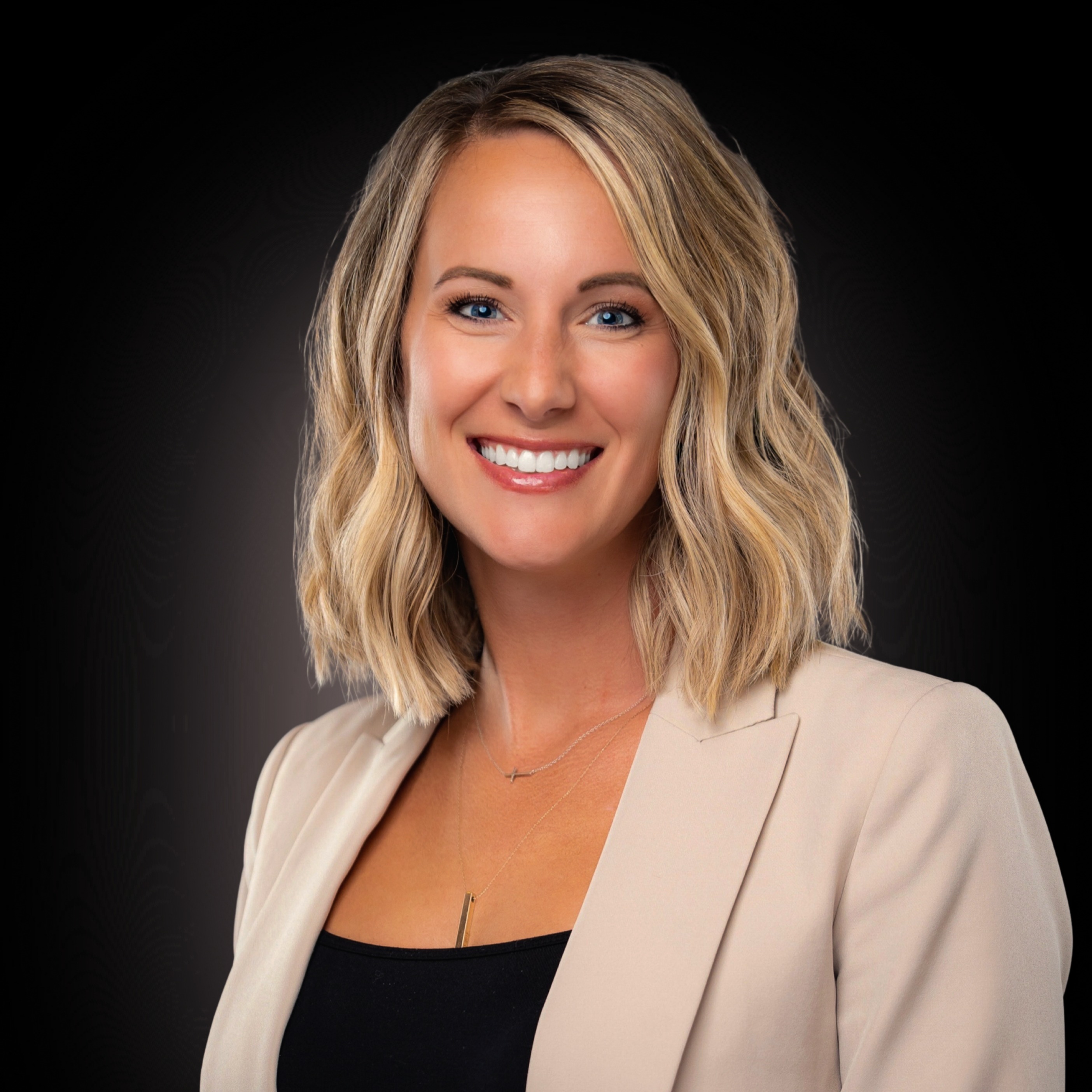 Headshot of Shawna Lubus