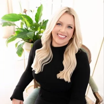 Britney Greiner, Agent in  - Compass