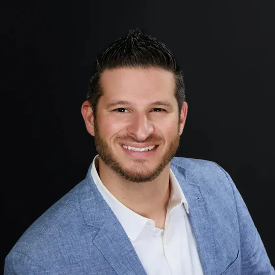 Joey De Venuto, Agent in  - Compass