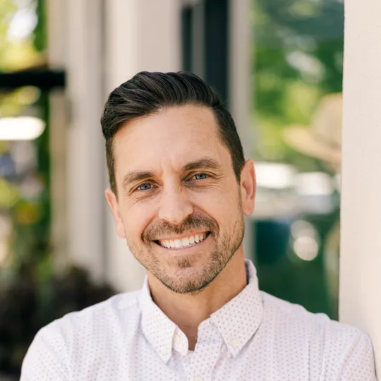 Eric Larson, Agent in  - Compass