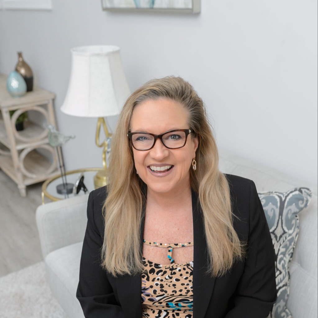 Headshot of Theresa Thomas