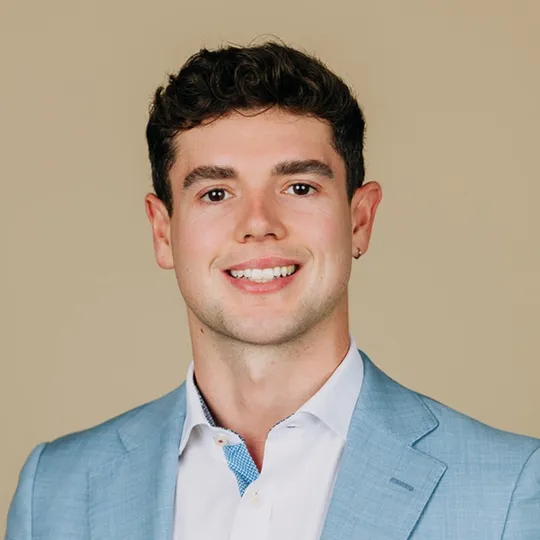 Robby Fields, Agent in  - Compass