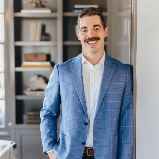 Alex Lipari, Agent in  - Compass