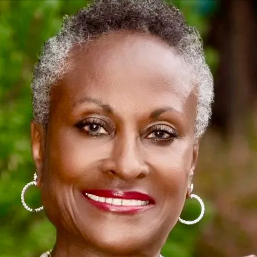 Regina Jackson, Agent in  - Compass