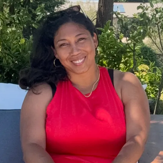 Moya Robinson, Agent in  - Compass