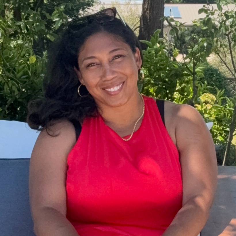 Headshot of Moya Robinson