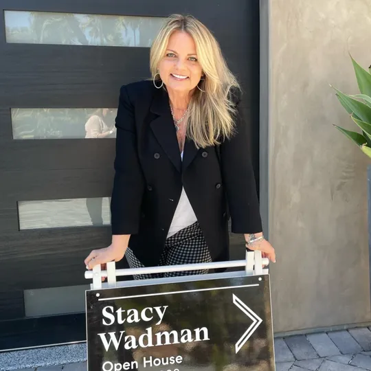 Stacy Wadman, Agent in  - Compass