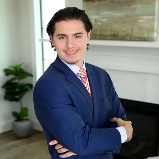 Axel Hernandez, Agent in  - Compass