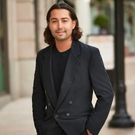 Lucas Arias, Agent in  - Compass