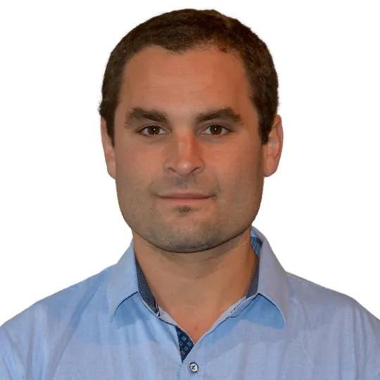 Steph Davis, Agent in  - Compass