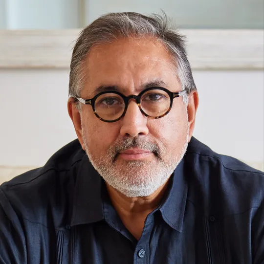 Edward Uriarte, Agent in  - Compass