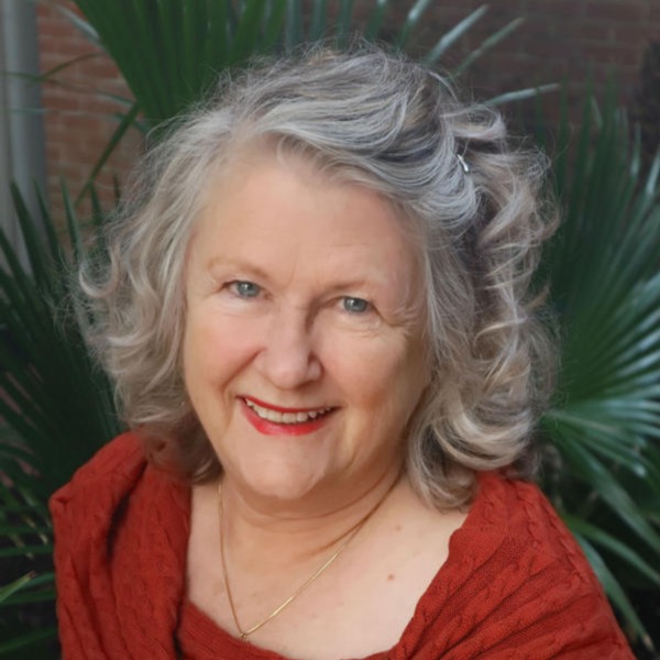 Headshot of Anna Leggio