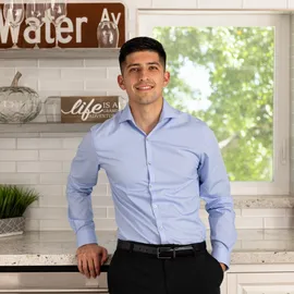Giovanni Amador, Agent in  - Compass