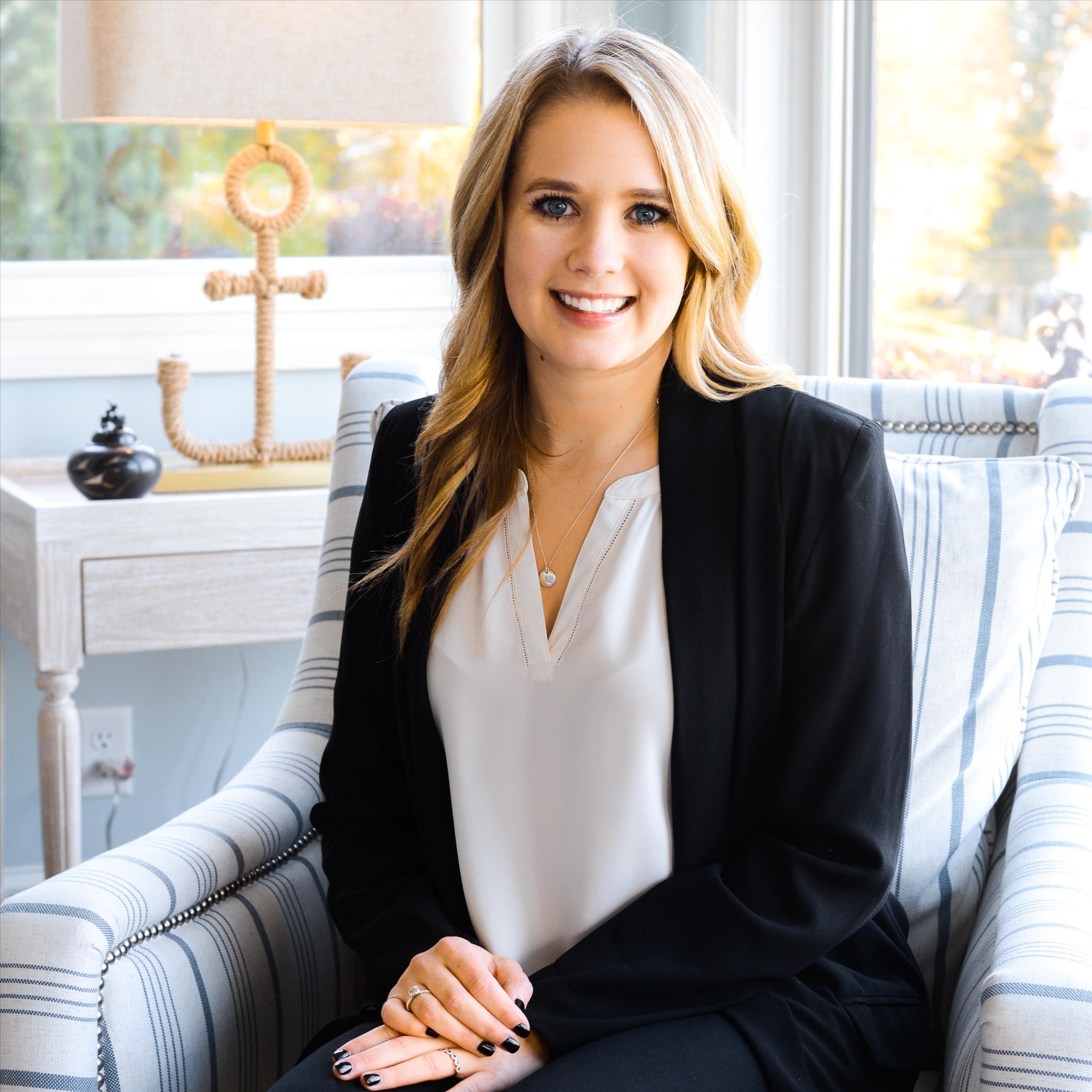 Headshot of Heidi Oare