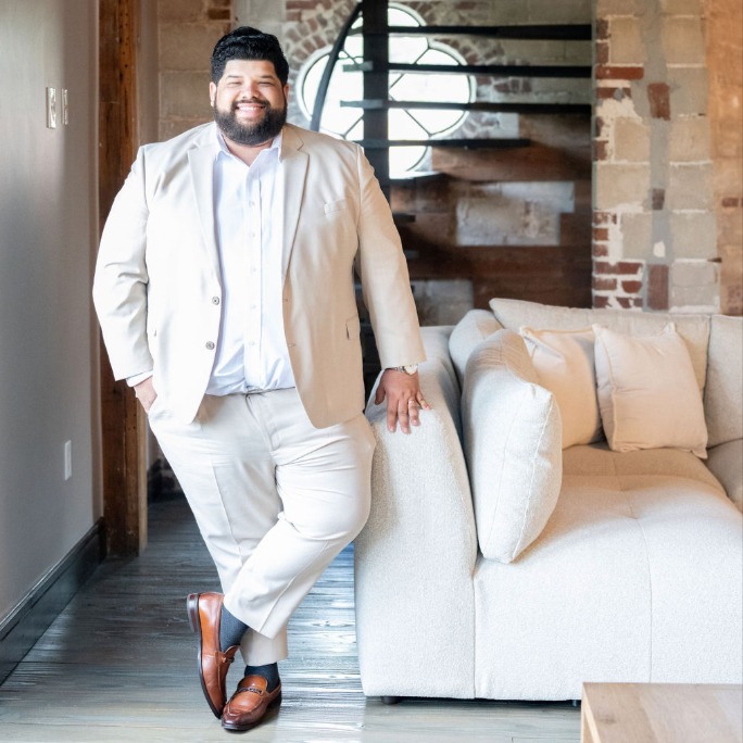 Headshot of Justen Davila