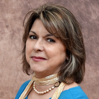 Headshot of Julia Mayo