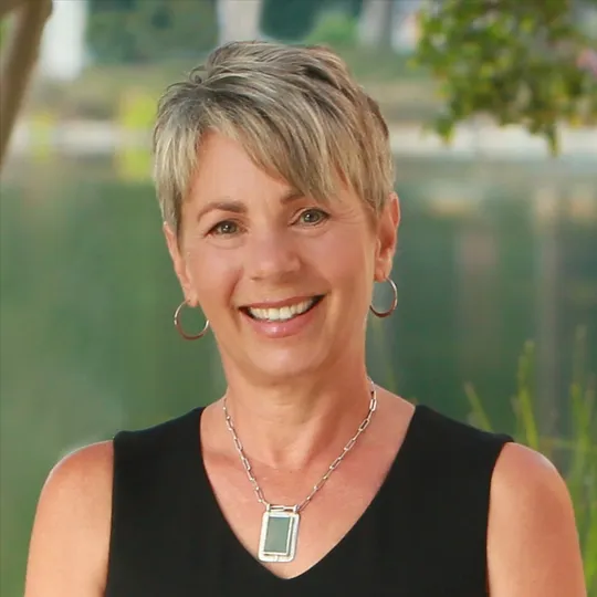 Melanie Bartoletti, Agent in  - Compass