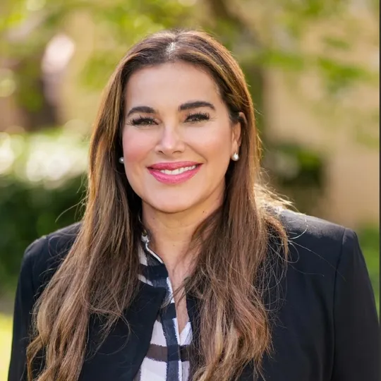 Leila Santos, Agent in  - Compass