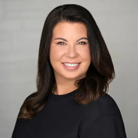 Andrea Valdes-Fauli, Agent in  - Compass