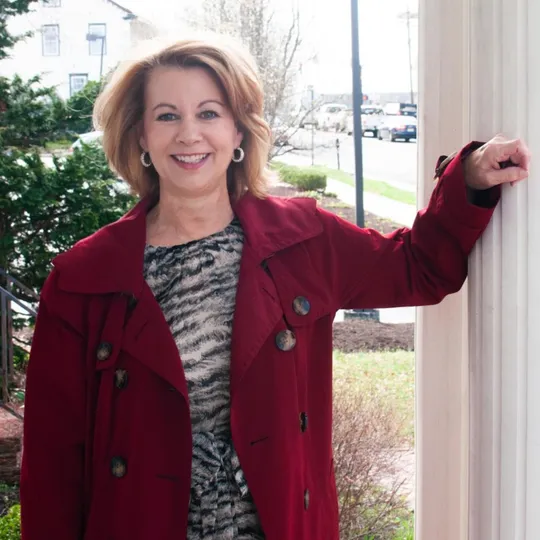 Denise Jones, Agent in  - Compass