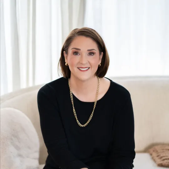 Amanda Martin, Agent in  - Compass
