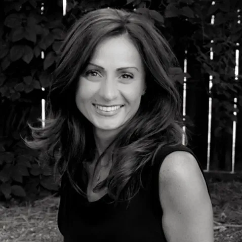 Paula Samaha, Agent in  - Compass