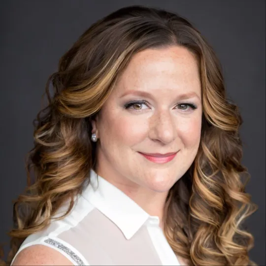 Julie Bougher, Agent in  - Compass