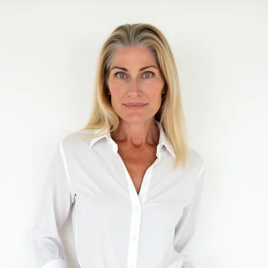 Kara Collins, Agent in  - Compass