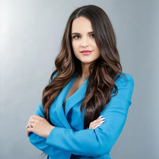 Elena Turcanu, Agent in  - Compass