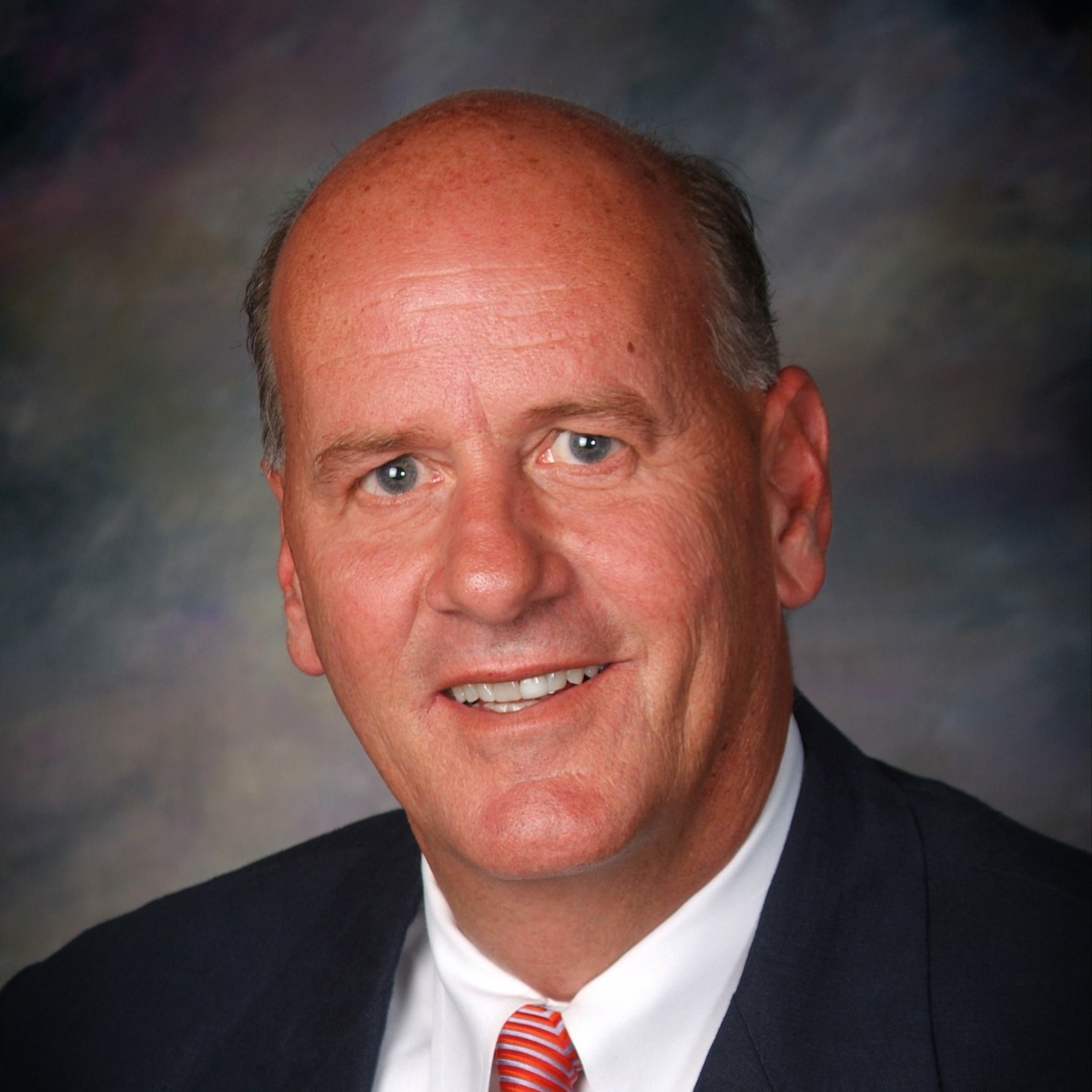 Headshot of Stephen Thomson