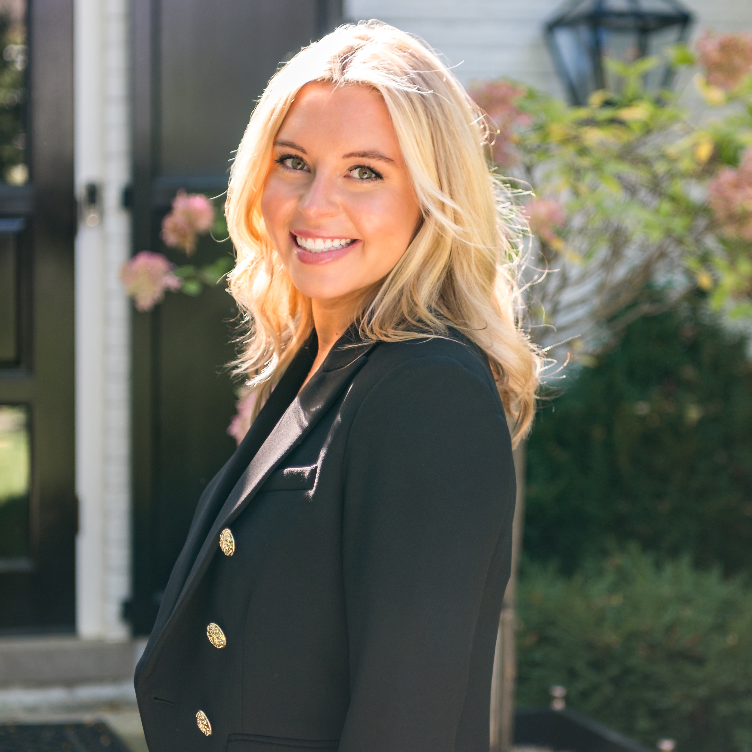Headshot of Ellen Hayes