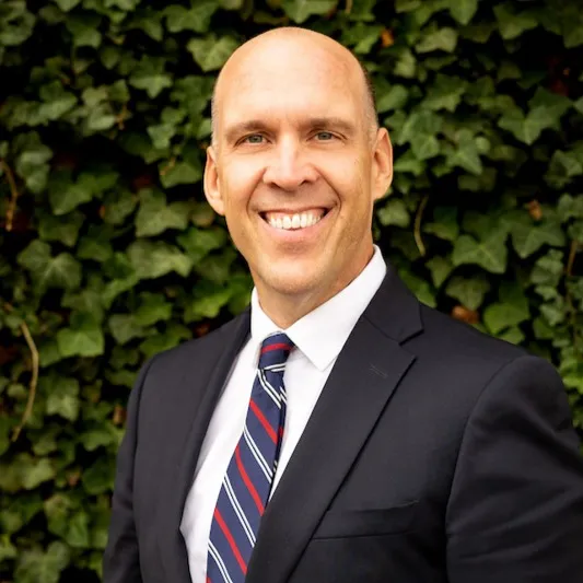 Mike Lingg, Agent in  - Compass