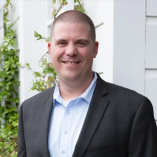 Ian Hendren, Agent in  - Compass