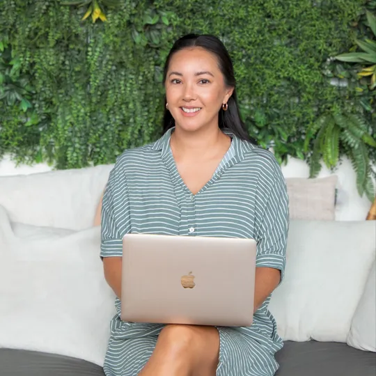 Kareen Konishi, Agent in  - Compass