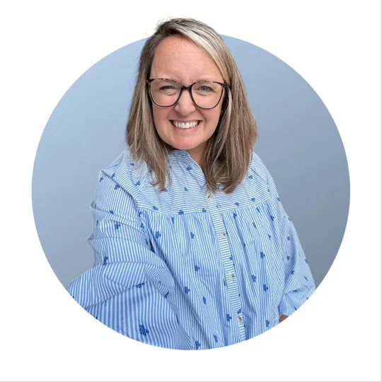 Kelly Sharp, Agent in  - Compass