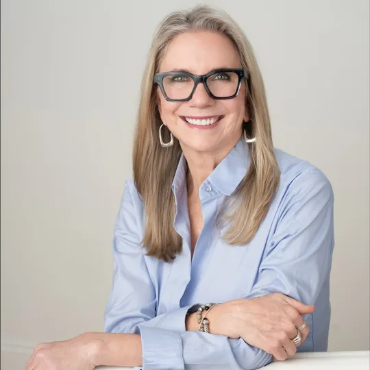 Laura Rasmussen, Agent in  - Compass