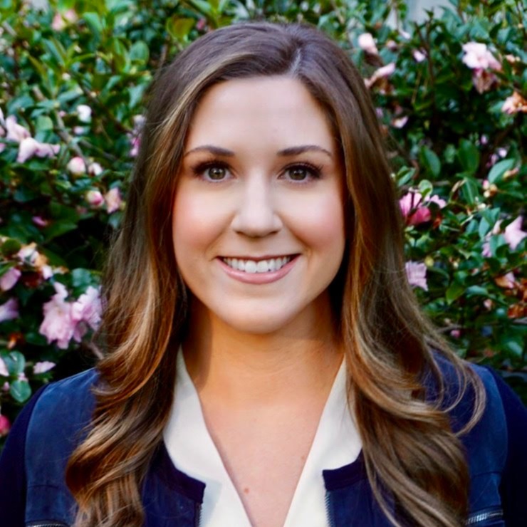 Headshot of Lydia Rhodes