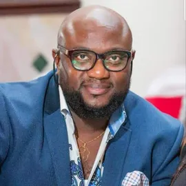 Kola Akinmuyiwa, Agent in  - Compass
